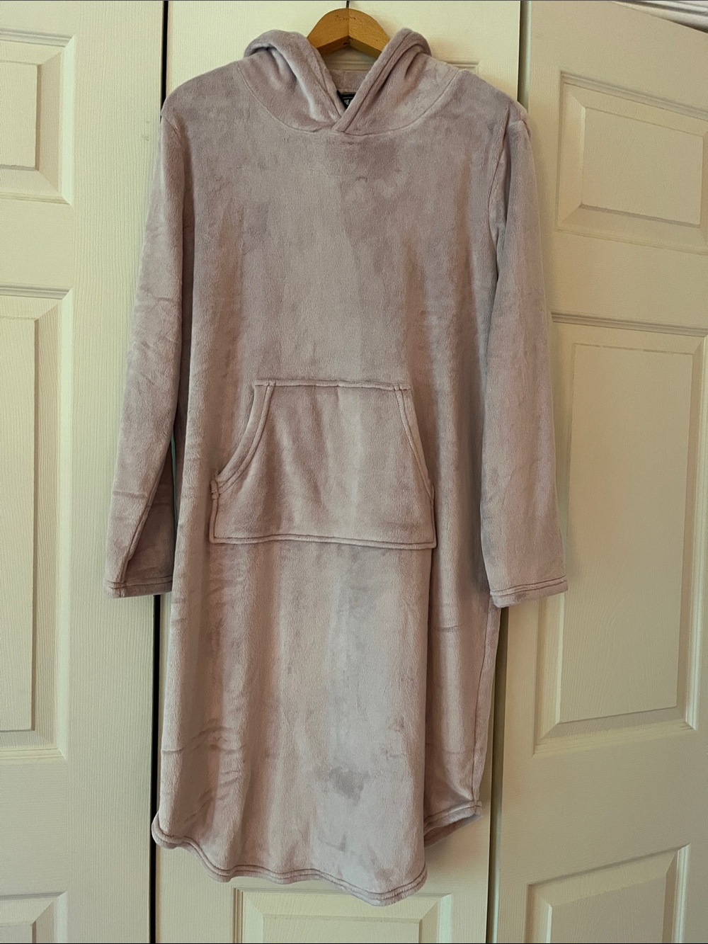 32 Degrees Plush Hooded Lounge Robe in Light Lavender